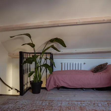 Peaceful & Romantic In Appartamento Maasland